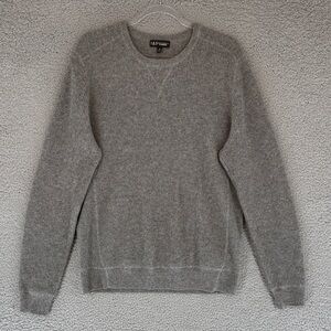 Neiman Marcus 100% Cashmere Classic Gray Crewneck long sleeve Sweater pullover